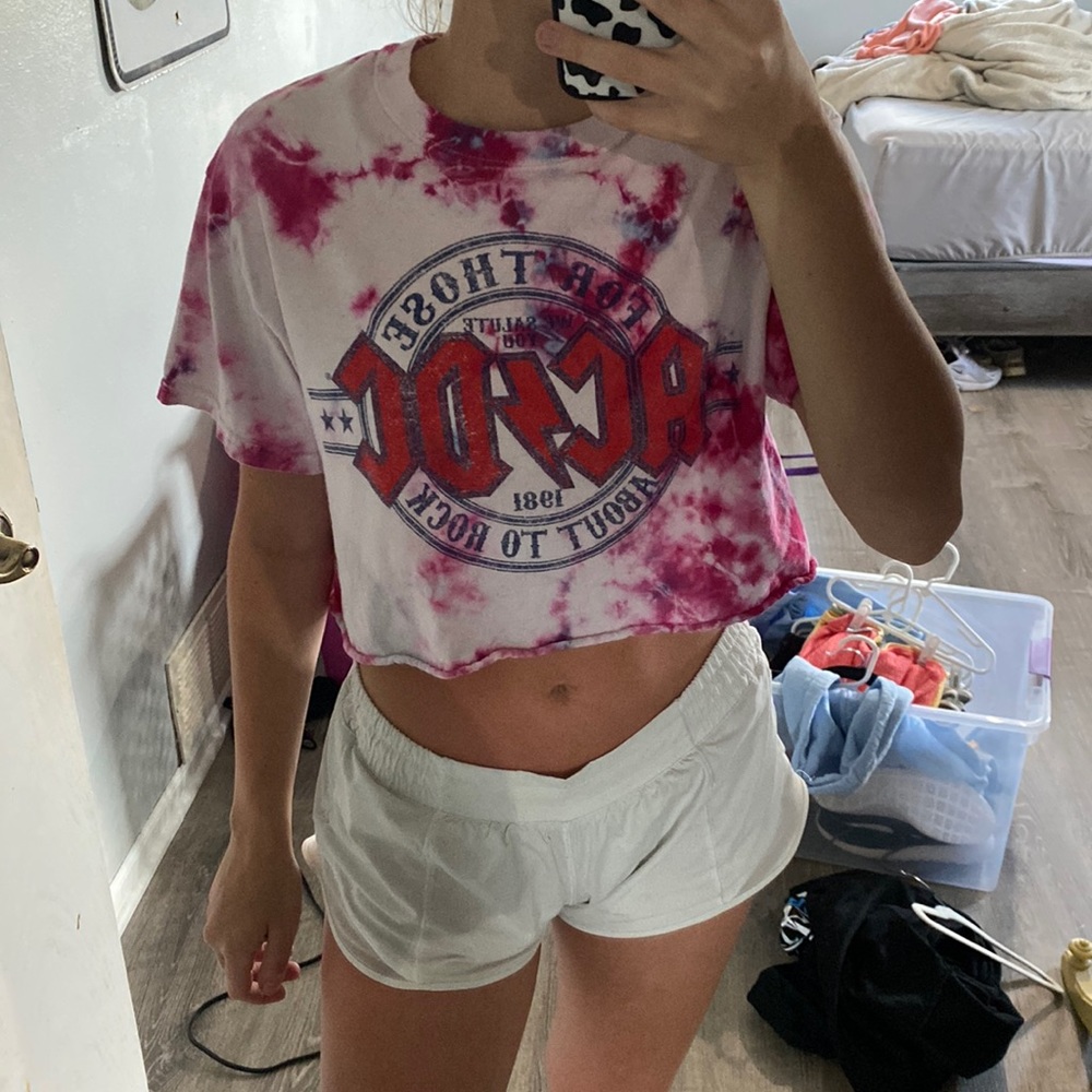 2 graphic t crop tops